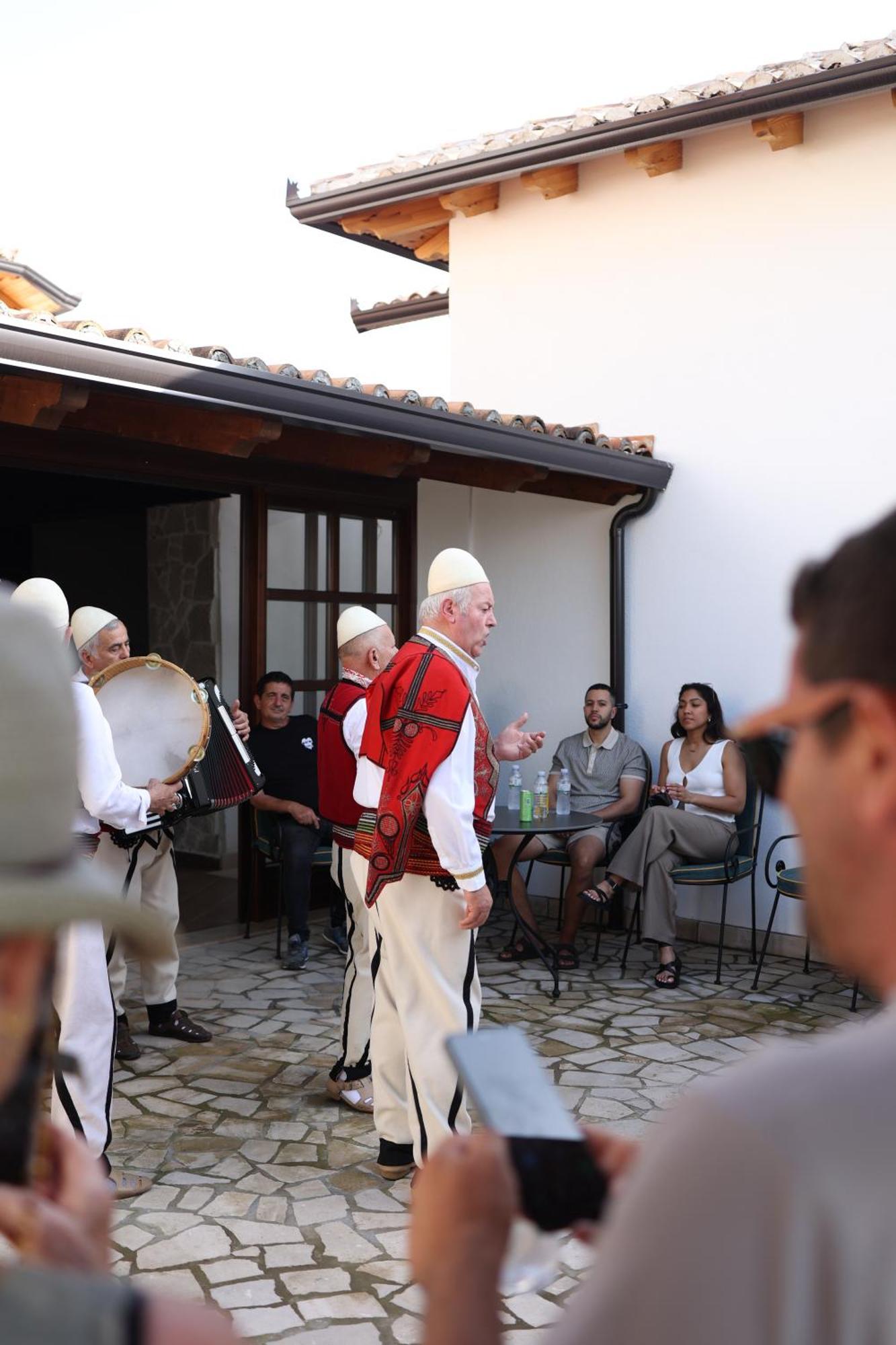 Kruja Albergo Diffuso , Inside Kruja Castle ภายนอก รูปภาพ